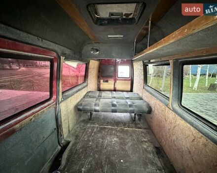 Красный Мерседес Sprinter, объемом двигателя 2.7 л и пробегом 600 тыс. км за 5500 $, фото 13 на Automoto.ua