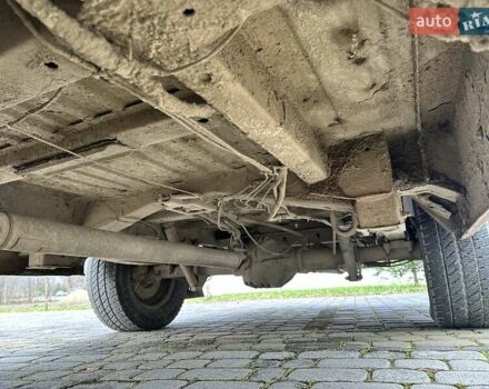 Красный Мерседес Sprinter, объемом двигателя 2.7 л и пробегом 600 тыс. км за 5500 $, фото 11 на Automoto.ua