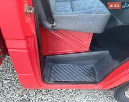 Червоний Мерседес Sprinter, об'ємом двигуна 0 л та пробігом 909 тис. км за 5500 $, фото 19 на Automoto.ua