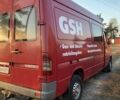 Красный Мерседес Sprinter, объемом двигателя 2.15 л и пробегом 465 тыс. км за 9800 $, фото 1 на Automoto.ua