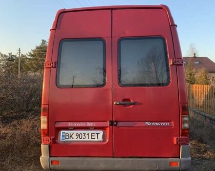 Красный Мерседес Sprinter, объемом двигателя 2.15 л и пробегом 465 тыс. км за 9800 $, фото 4 на Automoto.ua