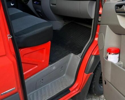 Красный Мерседес Sprinter, объемом двигателя 2.1 л и пробегом 450 тыс. км за 15000 $, фото 9 на Automoto.ua