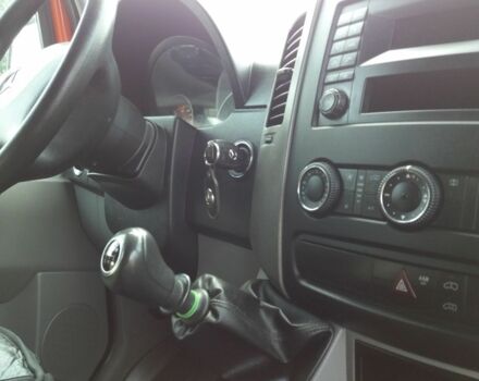 Красный Мерседес Sprinter, объемом двигателя 2.2 л и пробегом 375 тыс. км за 15300 $, фото 6 на Automoto.ua