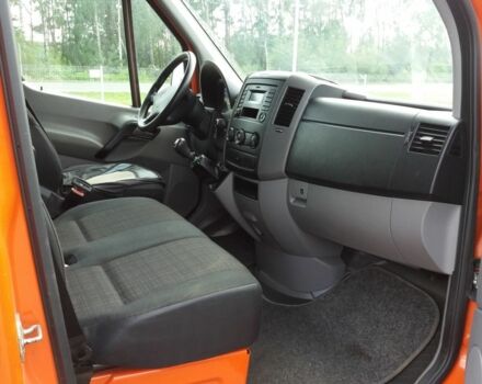 Красный Мерседес Sprinter, объемом двигателя 2.2 л и пробегом 375 тыс. км за 15300 $, фото 7 на Automoto.ua