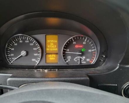 Червоний Мерседес Sprinter, об'ємом двигуна 2.2 л та пробігом 315 тис. км за 15000 $, фото 14 на Automoto.ua