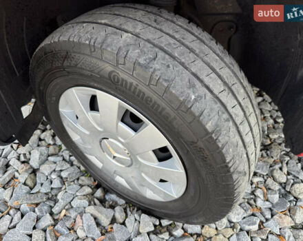 Червоний Мерседес Sprinter, об'ємом двигуна 0 л та пробігом 227 тис. км за 28950 $, фото 29 на Automoto.ua