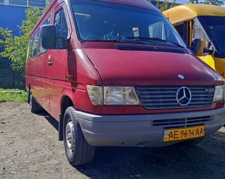 Червоний Мерседес Sprinter, об'ємом двигуна 2.9 л та пробігом 300 тис. км за 9500 $, фото 6 на Automoto.ua