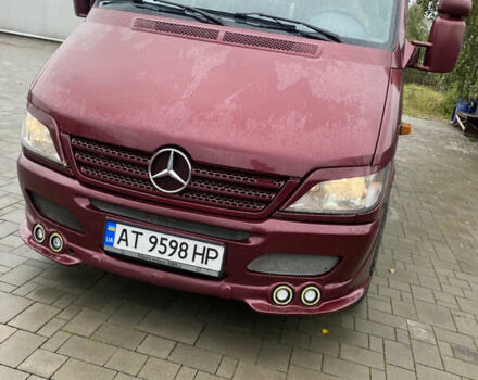 Красный Мерседес Sprinter, объемом двигателя 2.7 л и пробегом 600 тыс. км за 11800 $, фото 1 на Automoto.ua