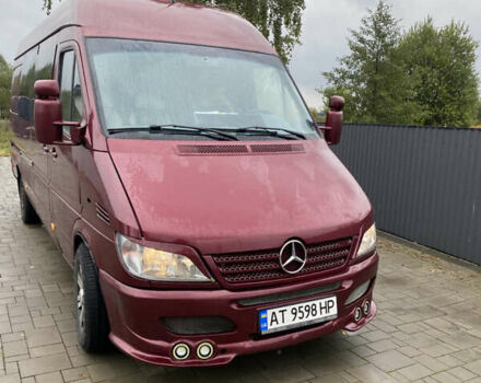 Красный Мерседес Sprinter, объемом двигателя 2.7 л и пробегом 600 тыс. км за 11800 $, фото 5 на Automoto.ua
