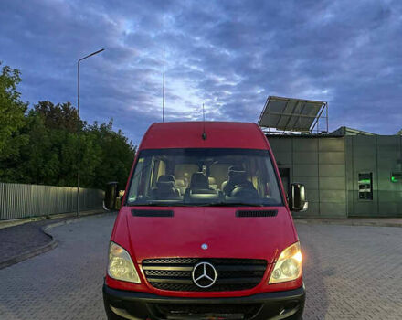 Красный Мерседес Sprinter, объемом двигателя 2.15 л и пробегом 760 тыс. км за 14000 $, фото 1 на Automoto.ua