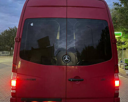 Красный Мерседес Sprinter, объемом двигателя 2.15 л и пробегом 760 тыс. км за 14000 $, фото 2 на Automoto.ua
