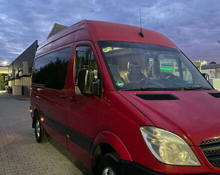 Красный Мерседес Sprinter, объемом двигателя 2.15 л и пробегом 760 тыс. км за 14000 $, фото 3 на Automoto.ua