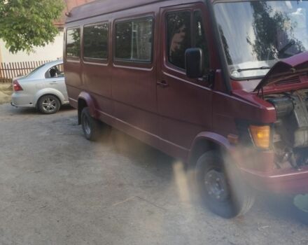 Красный Мерседес Sprinter, объемом двигателя 2.8 л и пробегом 65 тыс. км за 3500 $, фото 3 на Automoto.ua