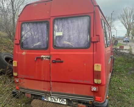 Красный Мерседес Sprinter, объемом двигателя 0 л и пробегом 362 тыс. км за 1150 $, фото 1 на Automoto.ua