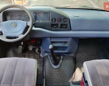 Красный Мерседес Sprinter, объемом двигателя 2.3 л и пробегом 326 тыс. км за 4000 $, фото 5 на Automoto.ua