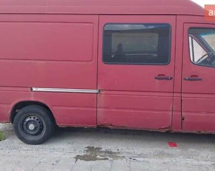 Красный Мерседес Sprinter, объемом двигателя 2.2 л и пробегом 390 тыс. км за 5800 $, фото 9 на Automoto.ua
