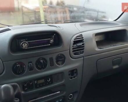 Красный Мерседес Sprinter, объемом двигателя 2.2 л и пробегом 390 тыс. км за 5800 $, фото 6 на Automoto.ua