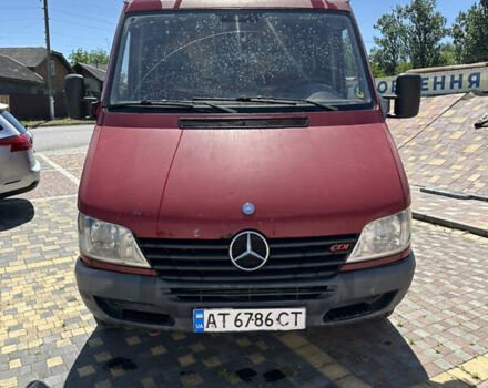 Красный Мерседес Sprinter, объемом двигателя 2.15 л и пробегом 485 тыс. км за 4000 $, фото 9 на Automoto.ua