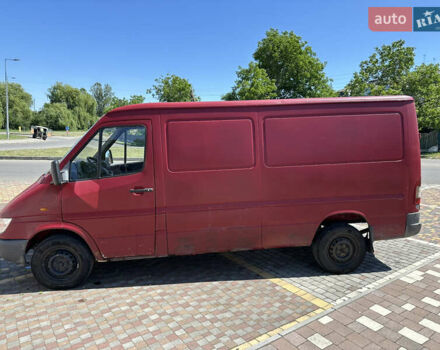 Красный Мерседес Sprinter, объемом двигателя 2.15 л и пробегом 485 тыс. км за 4000 $, фото 2 на Automoto.ua