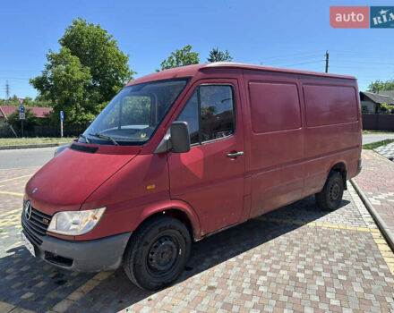 Красный Мерседес Sprinter, объемом двигателя 2.15 л и пробегом 485 тыс. км за 4000 $, фото 1 на Automoto.ua