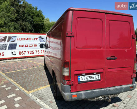 Красный Мерседес Sprinter, объемом двигателя 2.15 л и пробегом 485 тыс. км за 4000 $, фото 4 на Automoto.ua