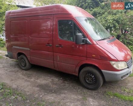 Красный Мерседес Sprinter, объемом двигателя 2.15 л и пробегом 400 тыс. км за 6500 $, фото 2 на Automoto.ua