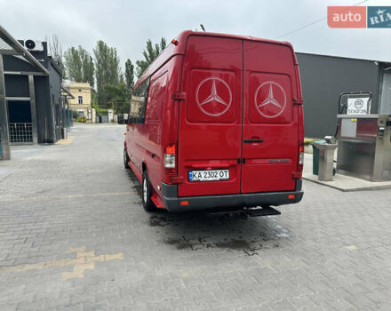 Красный Мерседес Sprinter, объемом двигателя 2.15 л и пробегом 900 тыс. км за 8100 $, фото 10 на Automoto.ua
