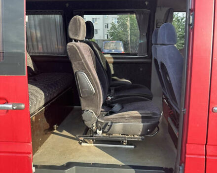 Червоний Мерседес Sprinter, об'ємом двигуна 2.69 л та пробігом 540 тис. км за 9300 $, фото 7 на Automoto.ua