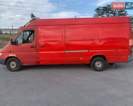 Красный Мерседес Sprinter, объемом двигателя 2.15 л и пробегом 345 тыс. км за 8900 $, фото 9 на Automoto.ua