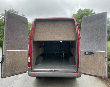 Красный Мерседес Sprinter, объемом двигателя 2.1 л и пробегом 450 тыс. км за 8850 $, фото 5 на Automoto.ua