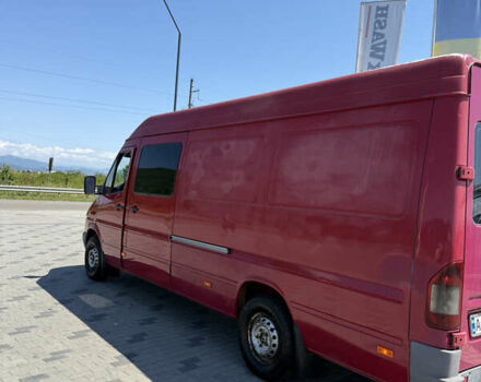 Красный Мерседес Sprinter, объемом двигателя 2.69 л и пробегом 480 тыс. км за 11800 $, фото 4 на Automoto.ua