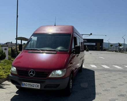 Красный Мерседес Sprinter, объемом двигателя 2.69 л и пробегом 480 тыс. км за 11800 $, фото 3 на Automoto.ua