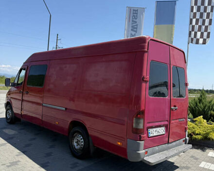 Красный Мерседес Sprinter, объемом двигателя 2.69 л и пробегом 480 тыс. км за 11800 $, фото 5 на Automoto.ua