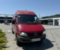 Красный Мерседес Sprinter, объемом двигателя 2.69 л и пробегом 480 тыс. км за 11800 $, фото 1 на Automoto.ua