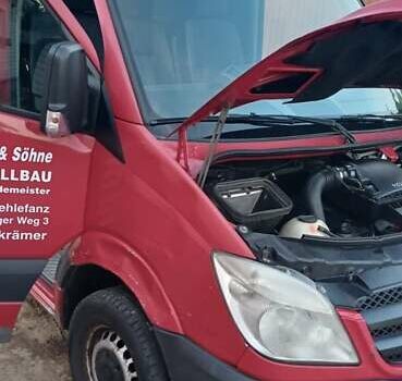 Красный Мерседес Sprinter, объемом двигателя 2.9 л и пробегом 5 тыс. км за 7500 $, фото 4 на Automoto.ua