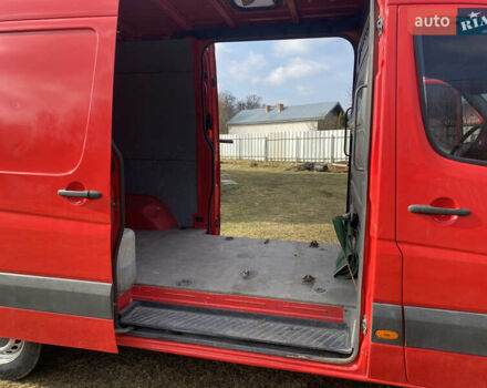 Красный Мерседес Sprinter, объемом двигателя 0 л и пробегом 290 тыс. км за 9900 $, фото 7 на Automoto.ua