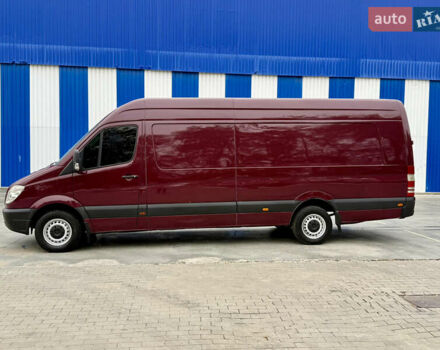 Красный Мерседес Sprinter, объемом двигателя 2.2 л и пробегом 390 тыс. км за 12900 $, фото 3 на Automoto.ua