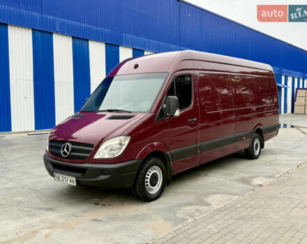 Красный Мерседес Sprinter, объемом двигателя 2.2 л и пробегом 390 тыс. км за 12900 $, фото 1 на Automoto.ua