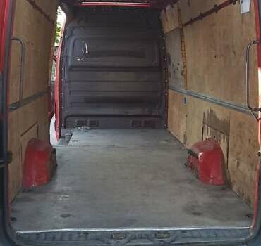 Красный Мерседес Sprinter, объемом двигателя 2.14 л и пробегом 250 тыс. км за 16500 $, фото 5 на Automoto.ua