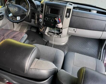 Красный Мерседес Sprinter, объемом двигателя 3 л и пробегом 342 тыс. км за 33052 $, фото 10 на Automoto.ua
