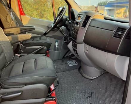 Красный Мерседес Sprinter, объемом двигателя 2.1 л и пробегом 377 тыс. км за 20200 $, фото 7 на Automoto.ua