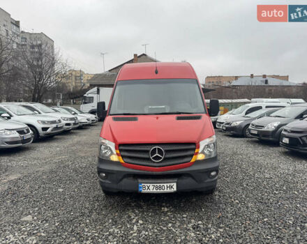 Красный Мерседес Sprinter, объемом двигателя 2.14 л и пробегом 300 тыс. км за 26999 $, фото 1 на Automoto.ua