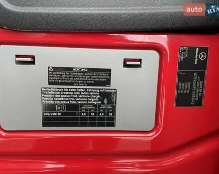 Красный Мерседес Sprinter, объемом двигателя 2.14 л и пробегом 184 тыс. км за 34950 $, фото 33 на Automoto.ua