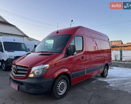 Красный Мерседес Sprinter, объемом двигателя 2.2 л и пробегом 331 тыс. км за 18900 $, фото 1 на Automoto.ua