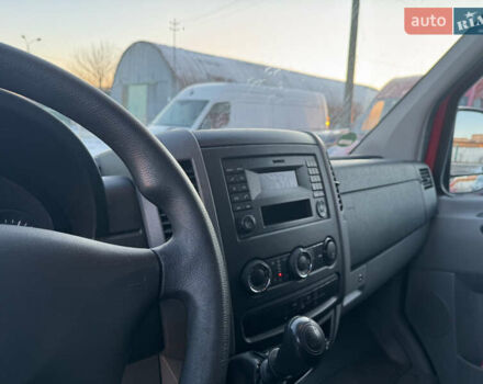 Красный Мерседес Sprinter, объемом двигателя 2.2 л и пробегом 331 тыс. км за 18900 $, фото 15 на Automoto.ua
