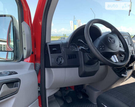 Красный Мерседес Sprinter, объемом двигателя 2.1 л и пробегом 372 тыс. км за 26500 $, фото 14 на Automoto.ua