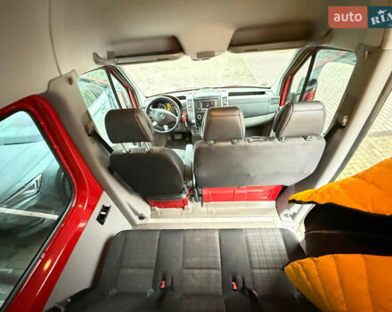 Красный Мерседес Sprinter, объемом двигателя 0 л и пробегом 239 тыс. км за 19000 $, фото 2 на Automoto.ua