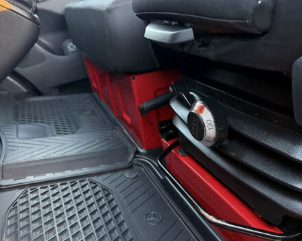 Красный Мерседес Sprinter, объемом двигателя 0 л и пробегом 228 тыс. км за 24800 $, фото 14 на Automoto.ua