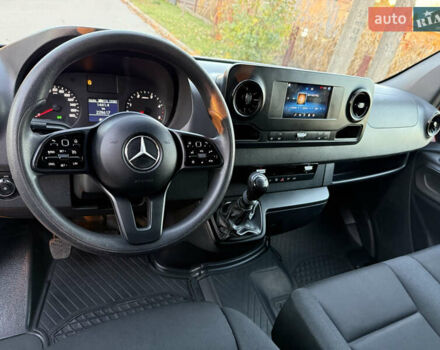 Красный Мерседес Sprinter, объемом двигателя 0 л и пробегом 228 тыс. км за 24800 $, фото 9 на Automoto.ua