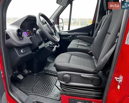 Красный Мерседес Sprinter, объемом двигателя 1.95 л и пробегом 229 тыс. км за 29500 $, фото 10 на Automoto.ua